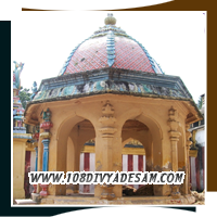 Temple tank and heritage surroundings at Nachiyar Koil pilgrimage